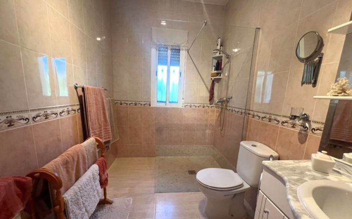 Image No.12-3 Bed House for sale