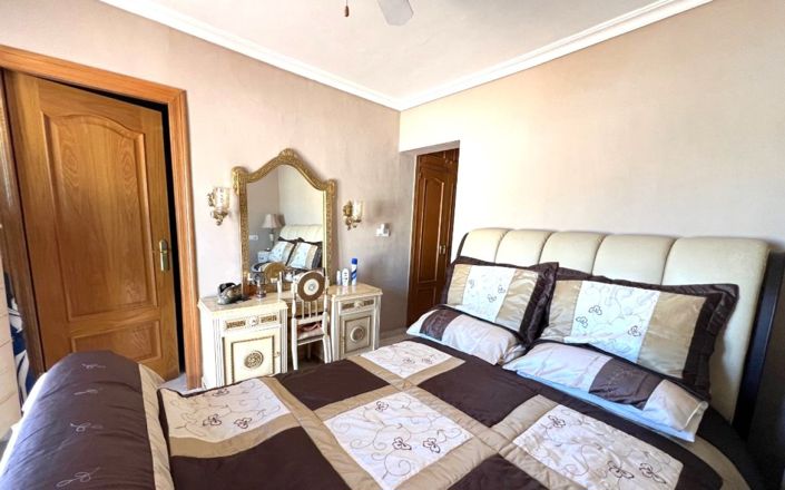 Image No.22-5 Bed House for sale