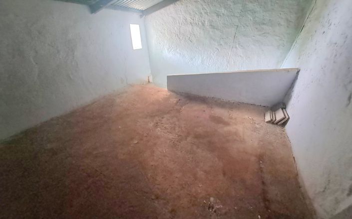 Image No.11-3 Bed House for sale