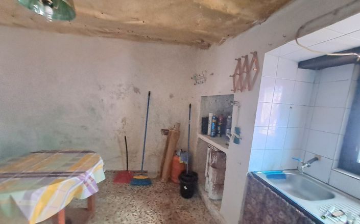 Image No.8-3 Bed House for sale