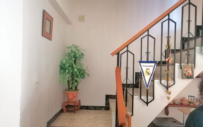 Image No.10-6 Bed House for sale