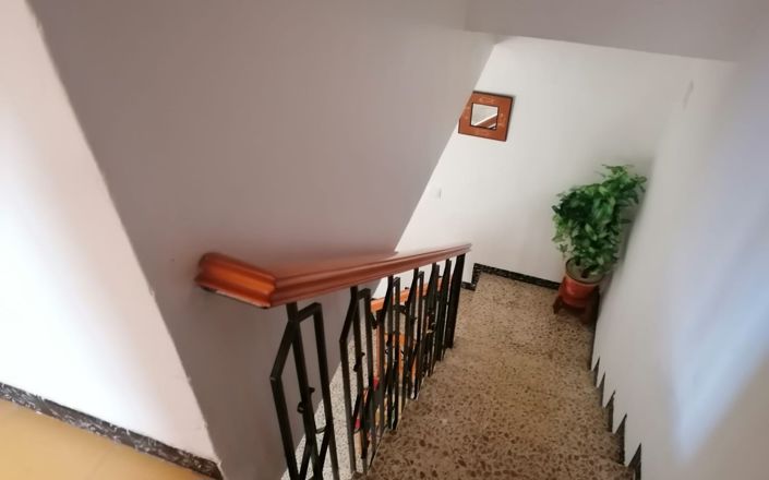 Image No.22-6 Bed House for sale