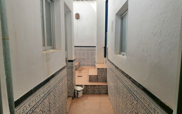 Image No.23-6 Bed House for sale