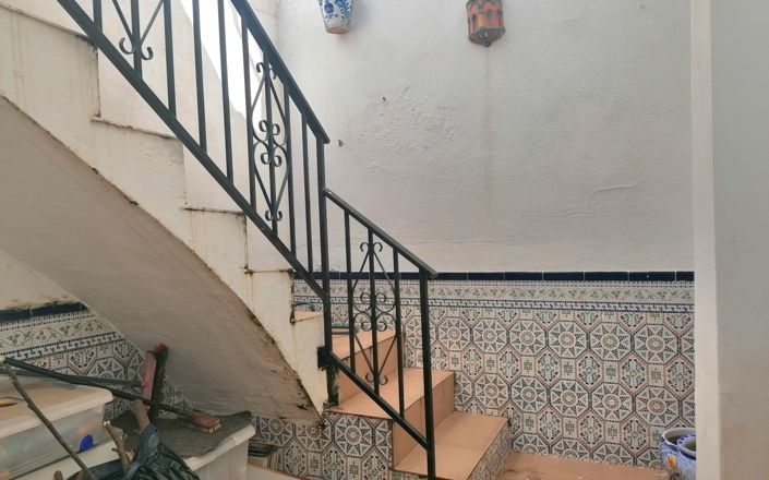 Image No.24-6 Bed House for sale