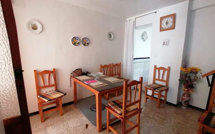 Image No.5-6 Bed House for sale