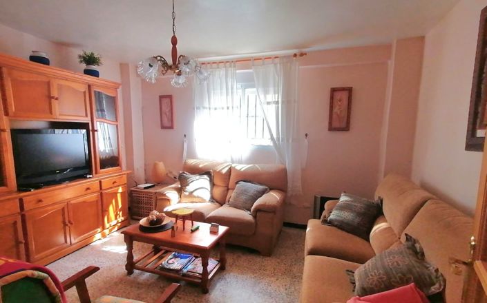 Image No.7-6 Bed House for sale