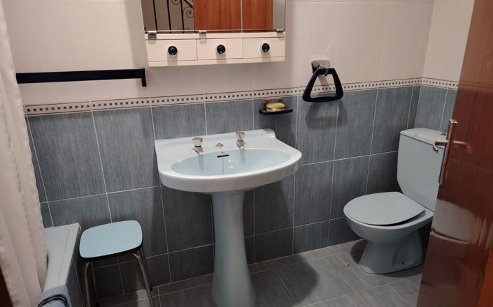 Image No.30-6 Bed House for sale