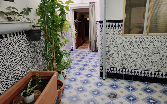 Image No.18-4 Bed House for sale