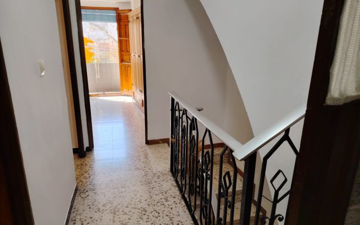 Image No.21-4 Bed House for sale