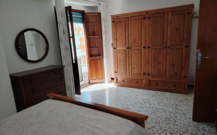 Image No.23-4 Bed House for sale