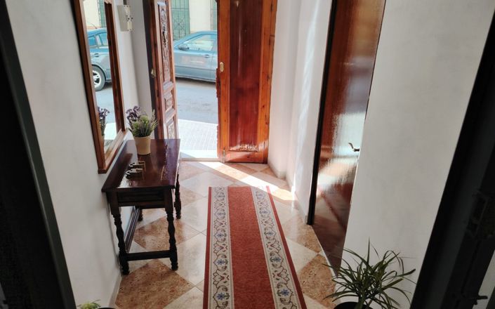 Image No.3-4 Bed House for sale