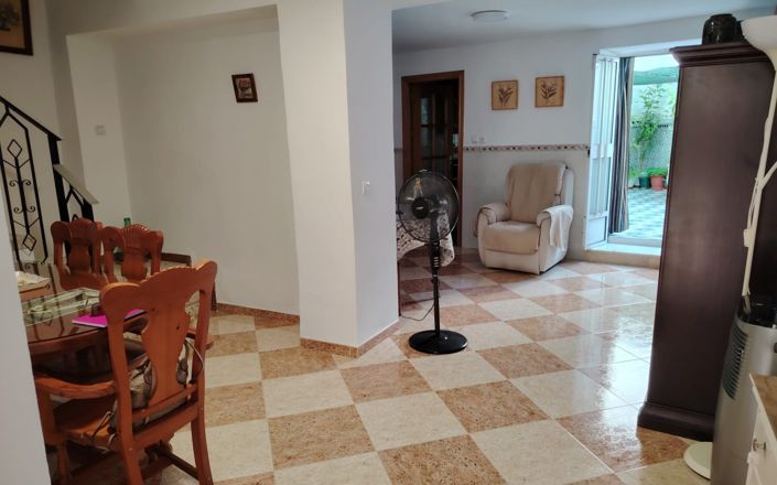 Image No.7-4 Bed House for sale