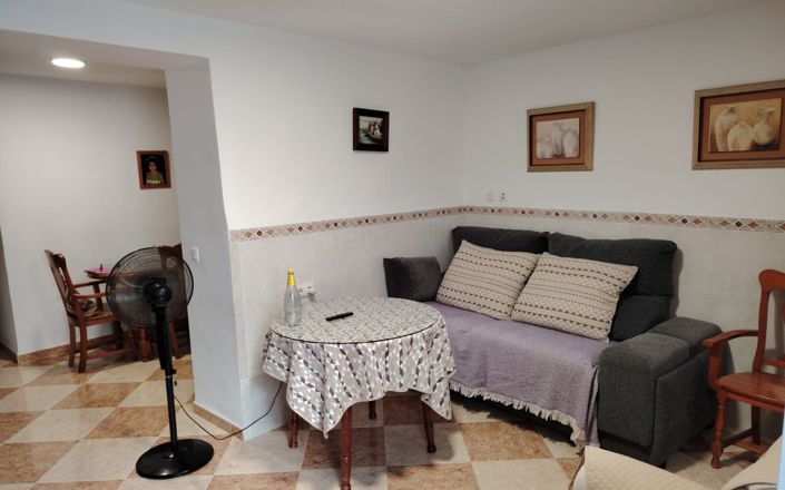 Image No.8-4 Bed House for sale