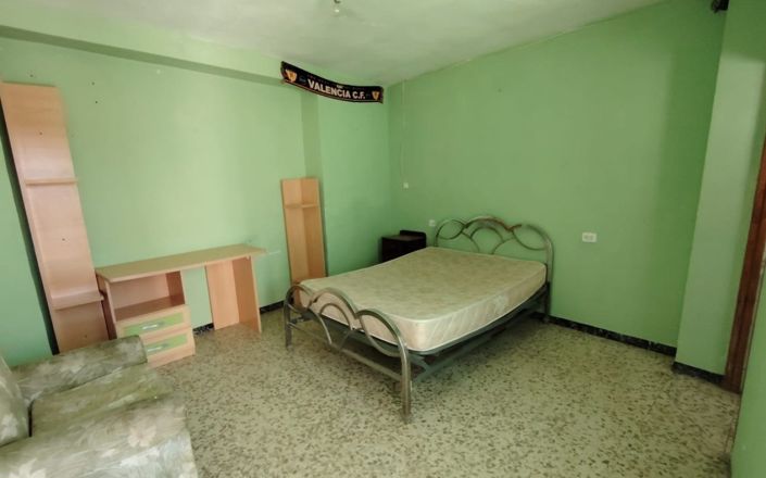 Image No.22-4 Bed House for sale