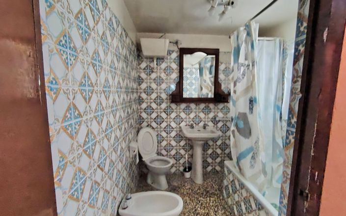 Image No.25-4 Bed House for sale