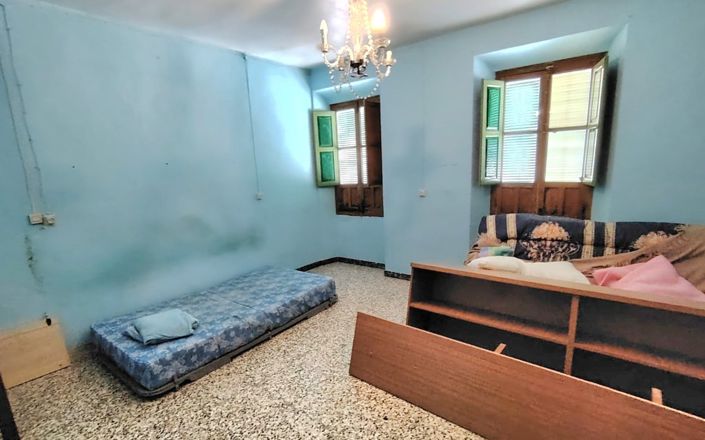 Image No.28-4 Bed House for sale