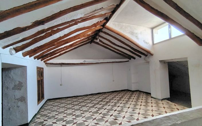 Image No.31-4 Bed House for sale