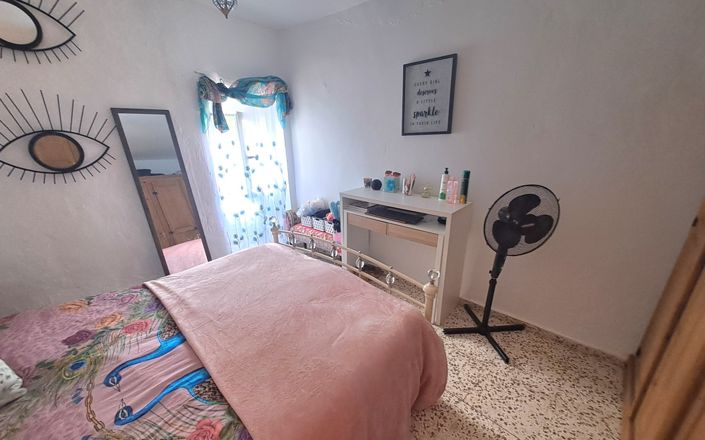 Image No.13-3 Bed House for sale