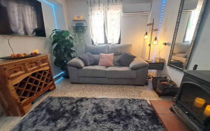 Image No.8-3 Bed House for sale