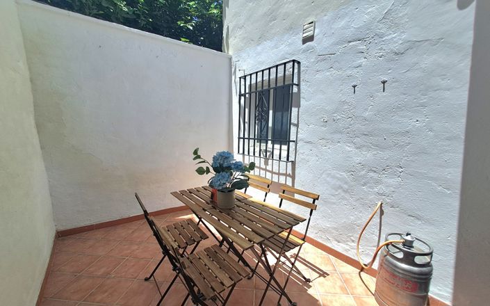 Image No.17-3 Bed House for sale