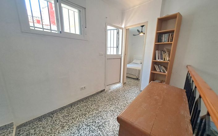 Image No.19-3 Bed House for sale