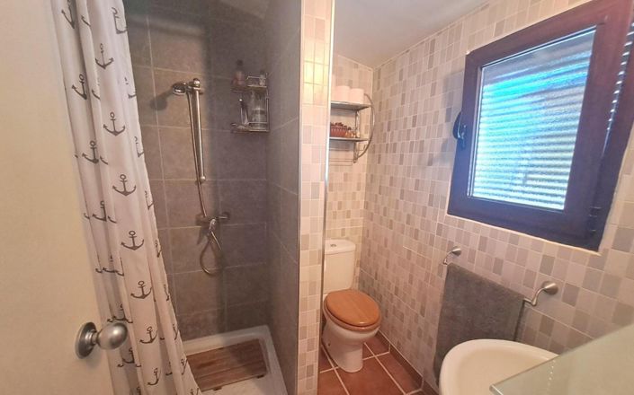 Image No.29-4 Bed House for sale