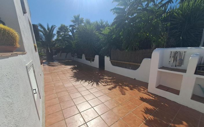 Image No.35-4 Bed House for sale