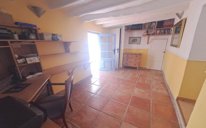 Image No.45-4 Bed House for sale