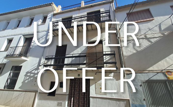 Image No.1-6 Bed House for sale