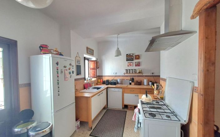 Image No.29-6 Bed House for sale