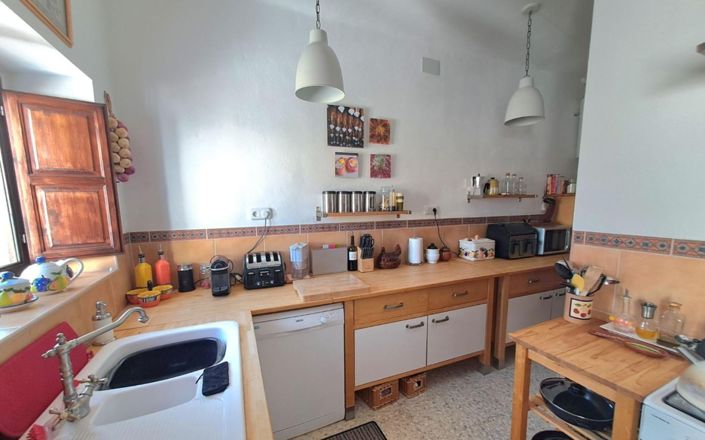 Image No.31-6 Bed House for sale