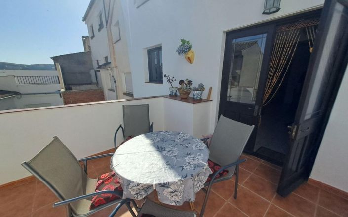 Image No.33-6 Bed House for sale