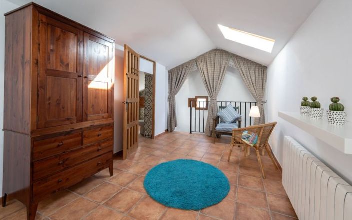 Image No.27-4 Bed House for sale