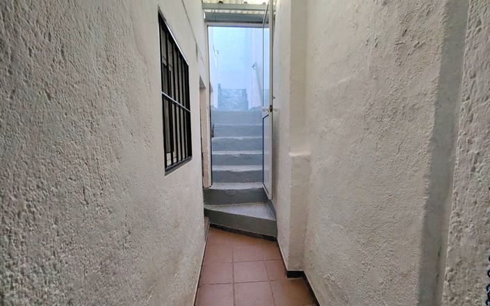 Image No.11-3 Bed House for sale