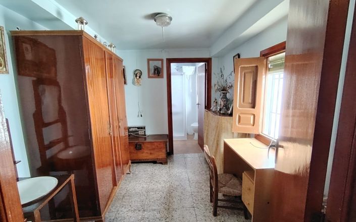 Image No.16-3 Bed House for sale