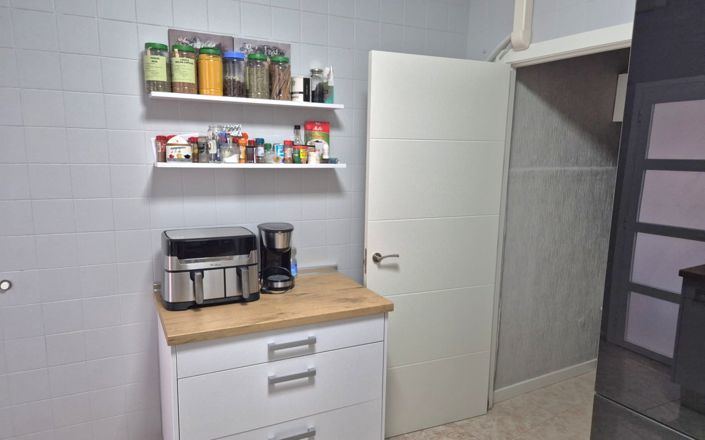 Image No.11-3 Bed House for sale