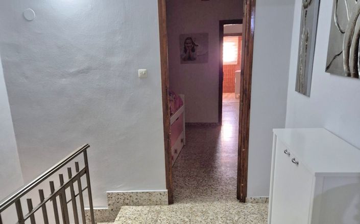 Image No.17-3 Bed House for sale