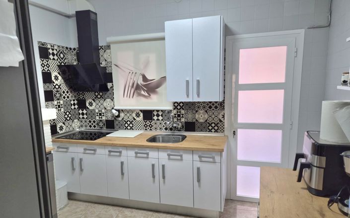 Image No.8-3 Bed House for sale