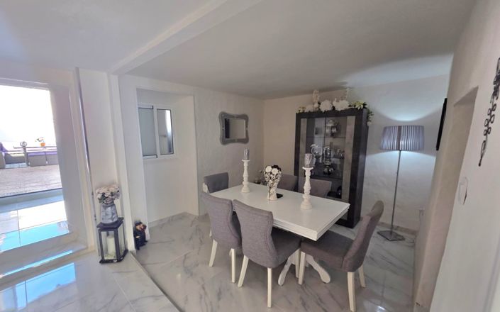 Image No.11-5 Bed House for sale