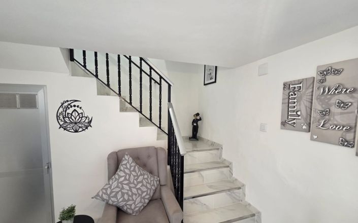 Image No.29-5 Bed House for sale