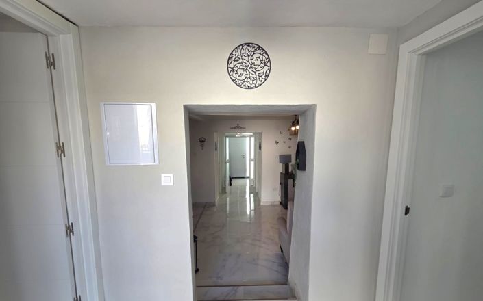 Image No.4-5 Bed House for sale