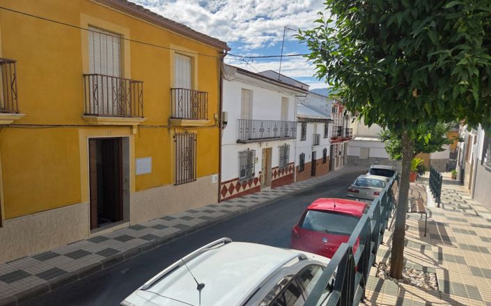 Image No.47-5 Bed House for sale