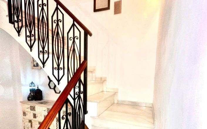 Image No.12-3 Bed House for sale