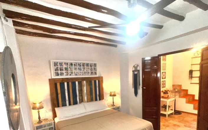 Image No.14-3 Bed House for sale