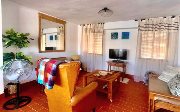 Image No.17-3 Bed House for sale