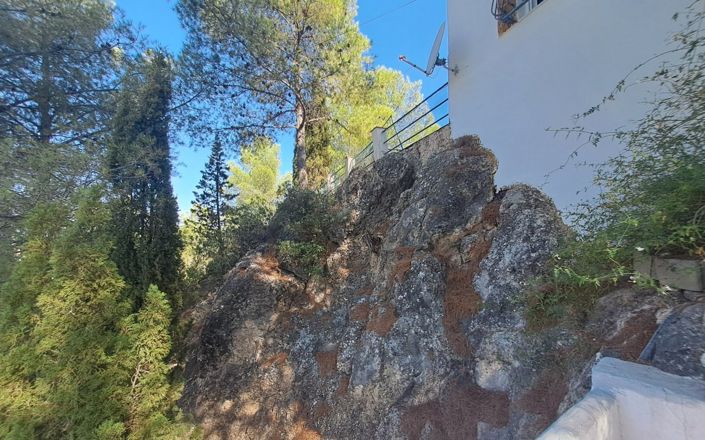 Image No.40-2 Bed House for sale