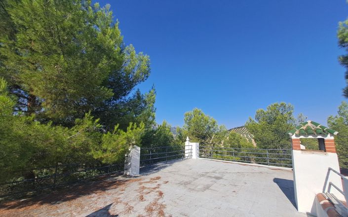 Image No.9-2 Bed House for sale