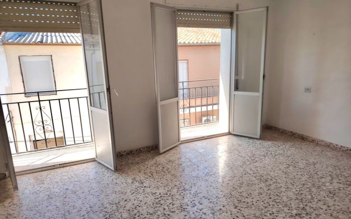 Image No.15-4 Bed House for sale