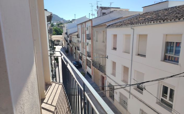 Image No.17-4 Bed House for sale