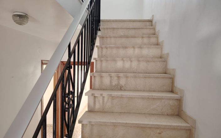 Image No.20-4 Bed House for sale